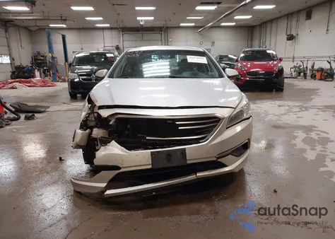 2017 Hyundai Sonata z USA, uszkodzony, nr VIN 5NPE24AF5HH585621